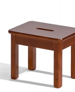 Malá dřevěná stolička Adin